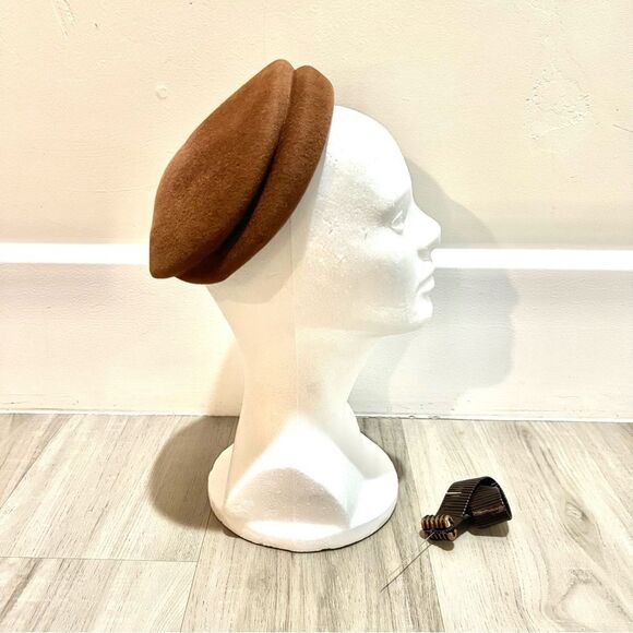 EUC Antique 1940’s Wilshire Distinctive Models tan hat pin set crystal accents main image 6
